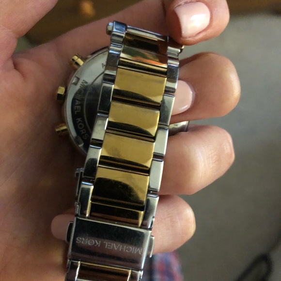 Michael Kors Watch - Picture 2 of 4